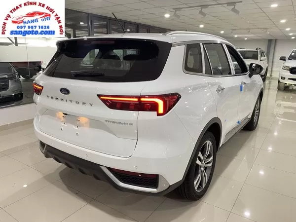 Dịch vụ thay kính chắn gió xe ford territory tận nơi